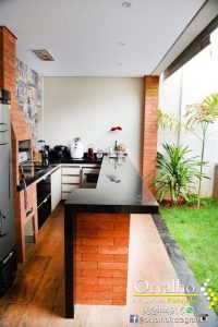 Dapur Terbuka dengan Konsep Semi Outdoor 