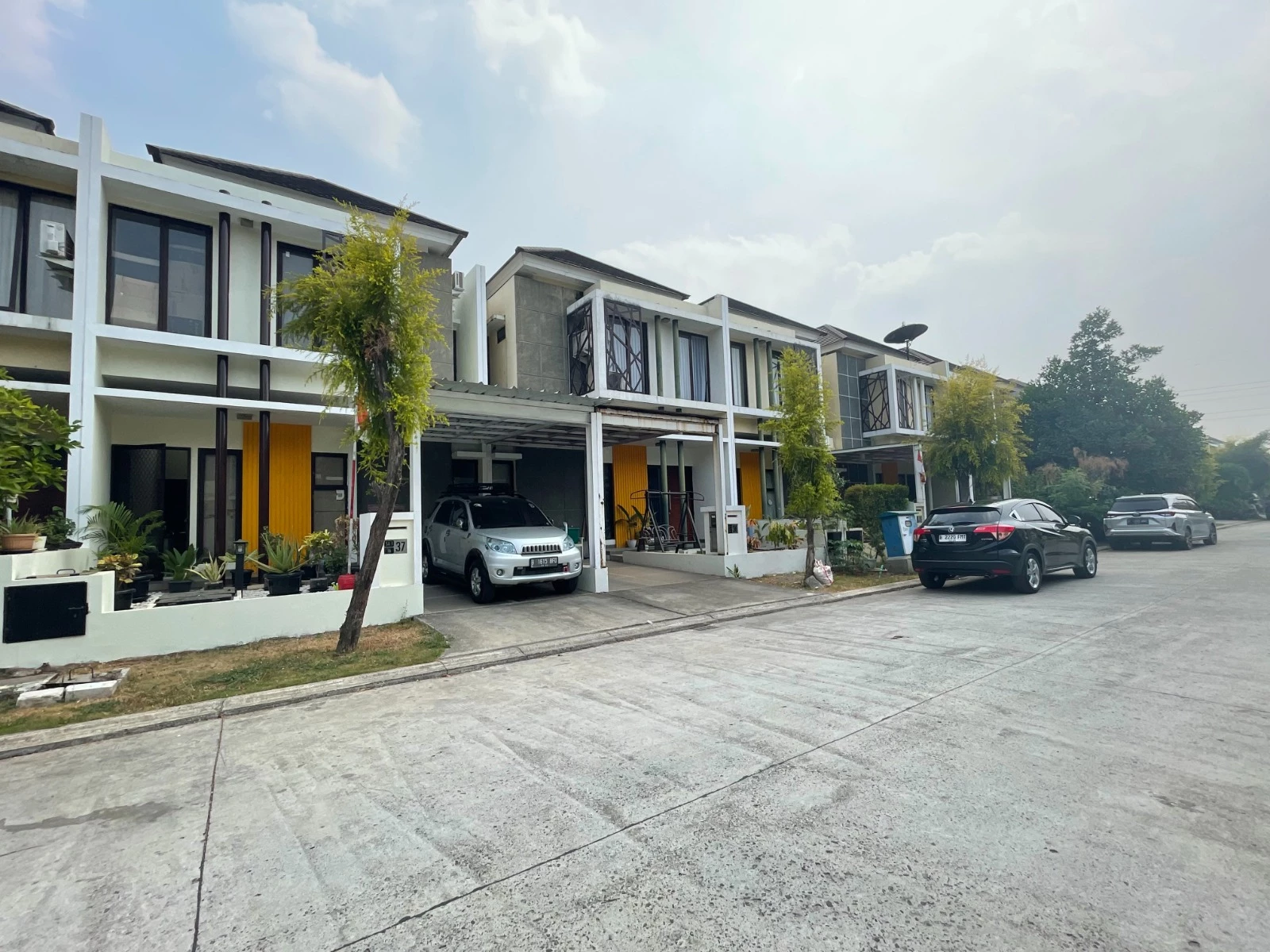 Linktown Rumah Eksclusive Kota Harapan Indah 